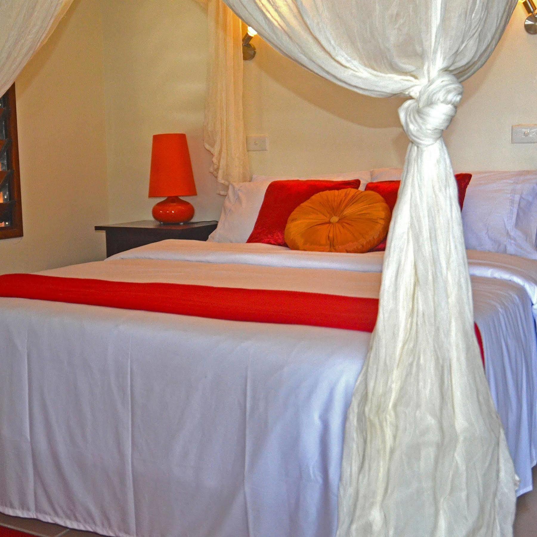Coco Beach Resort Port Vila Exterior photo