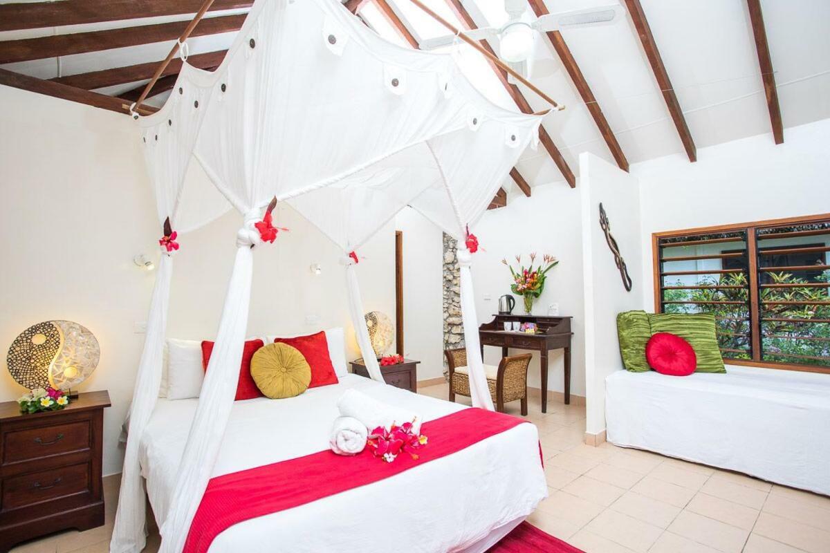 Coco Beach Resort Port Vila Exterior photo